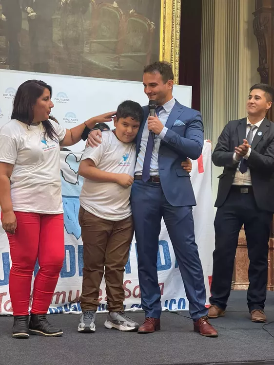 Omar exeni en congreso