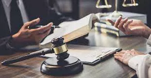 Justicia trabajando