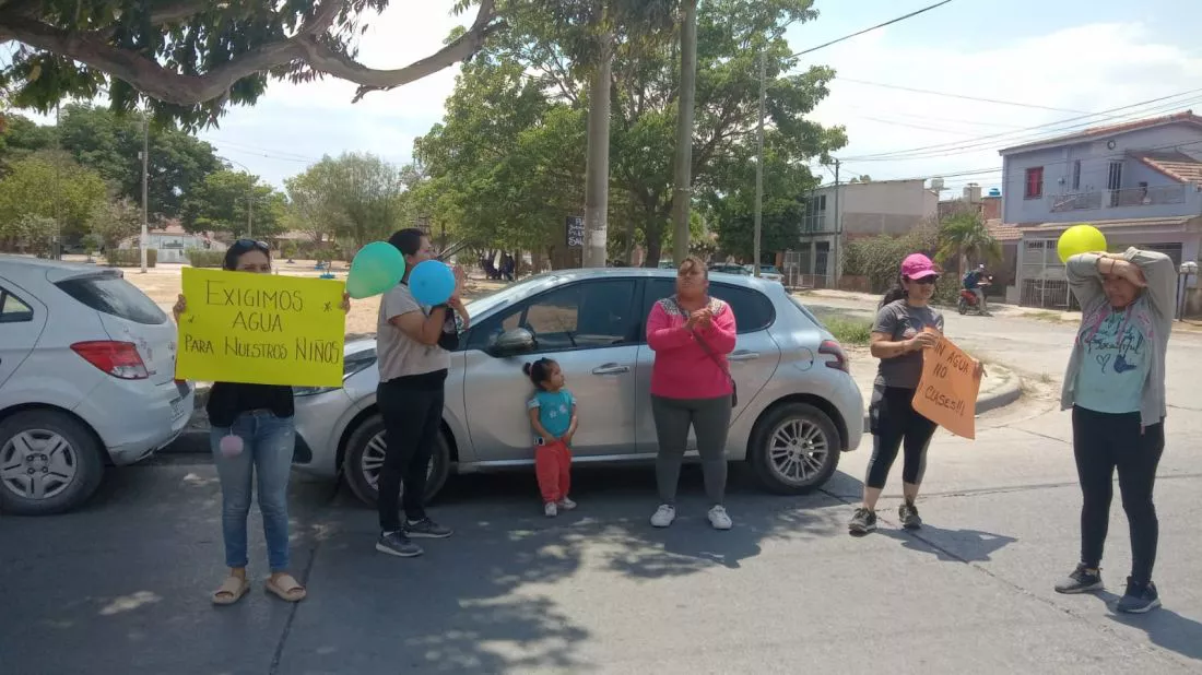 Escuela sin agua 0112