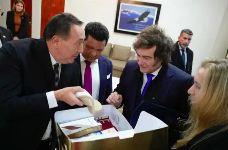 Milei e iglesia