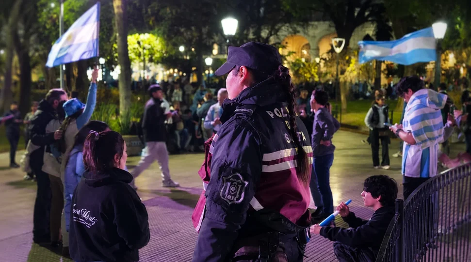 Policia plaza