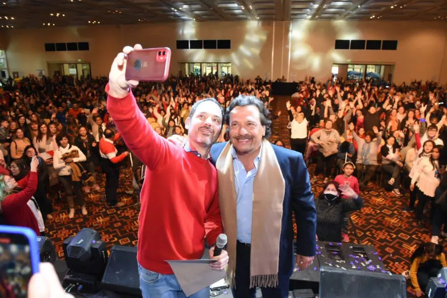 Emi salta emprende