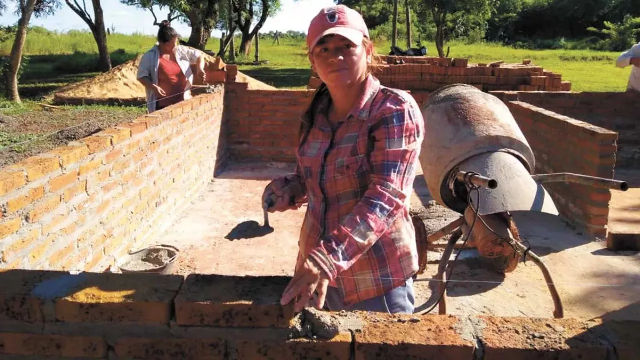 Mujeres en obra 2411