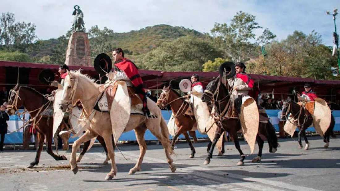 Desfile guemes 02