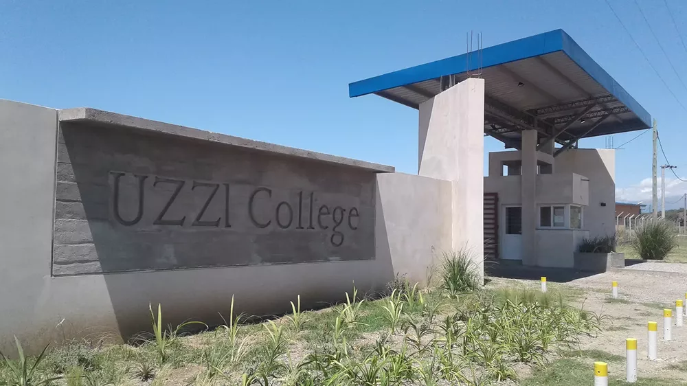 Uzzi college